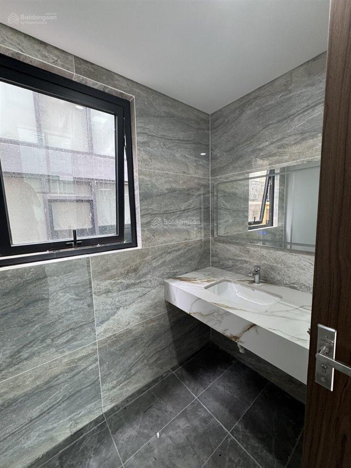 Em chính chủ cho thuê toà văn phòng  phố vương thừa vũ  ngã tư sở  toà 3 mặt tiền 150m2/sàn, 9t