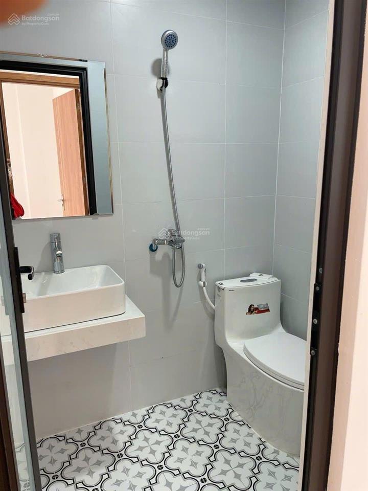 Cho thuê ccmn 2pn  50m tại ngõ 603 lạc long quân  cách hồ tây 300m