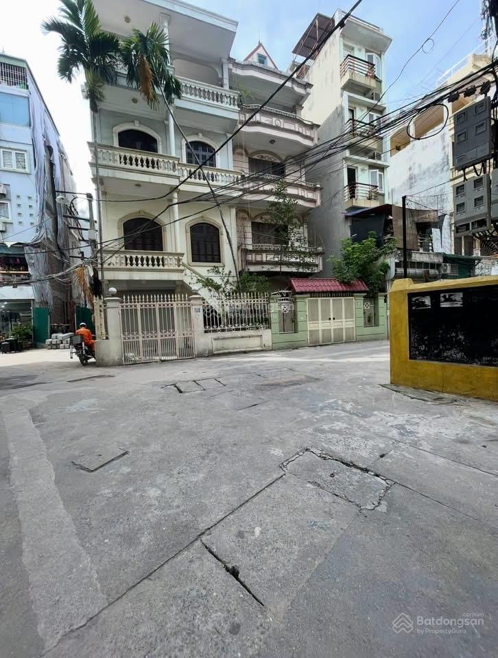 Cho thuê nhà riêng tại lạc long quân, 11 triệu, 35m2, 4 phòng ngủ 3wc ô tô đỗ sát nhà