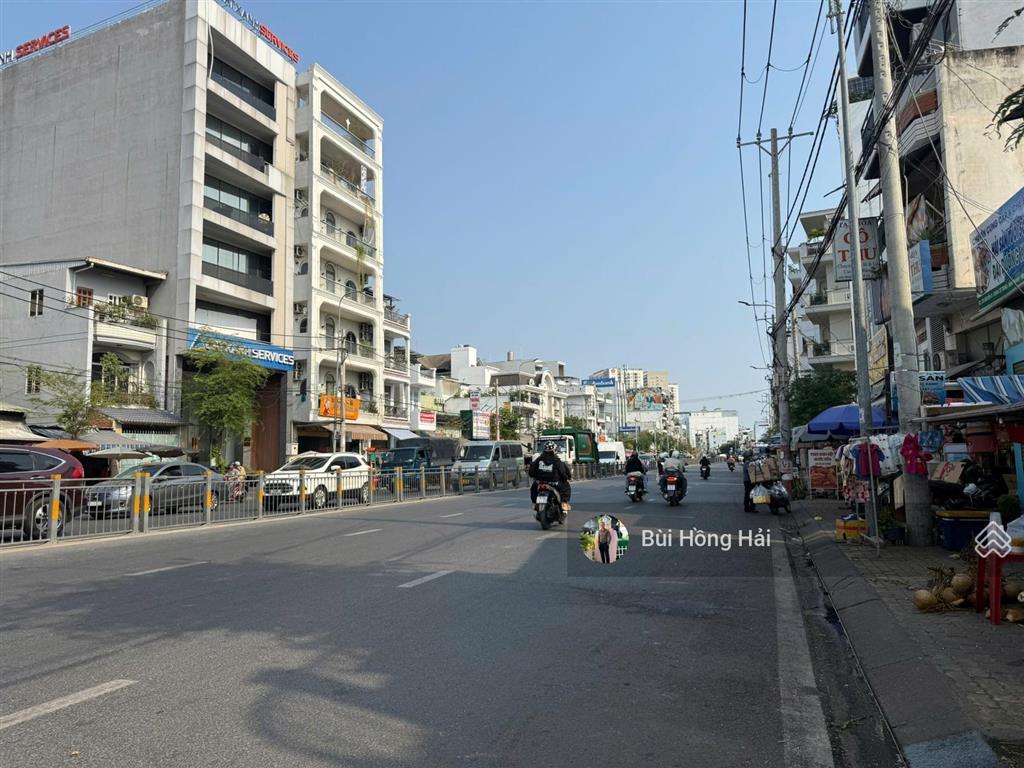 Siêu vị trí! mặt tiền nguyễn xí 2 chiều rộng 30m ngay phạm văn đồng, nhà cấp 4 dt 4.2x12, đct 35tr