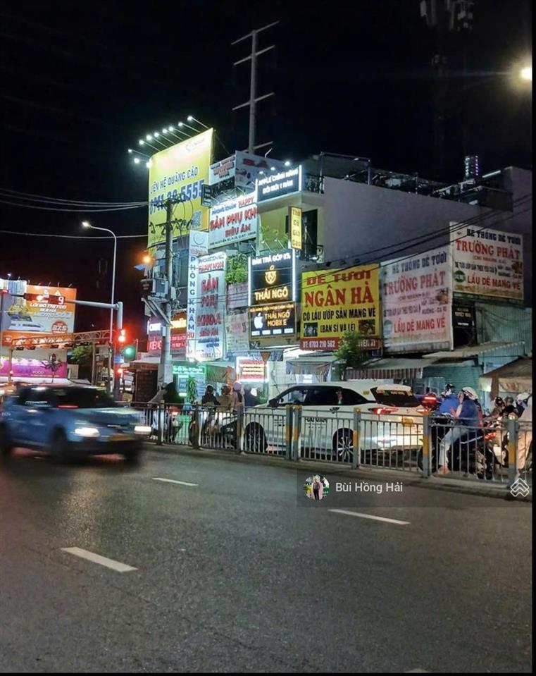 Siêu vị trí! mặt tiền nguyễn xí 2 chiều rộng 30m ngay phạm văn đồng, nhà cấp 4 dt 4.2x12, đct 35tr