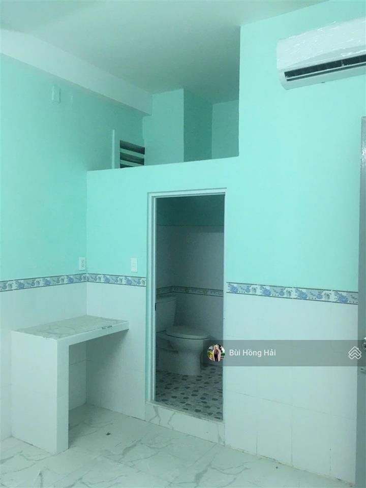 Siêu vị trí! mặt tiền nguyễn xí 2 chiều rộng 30m ngay phạm văn đồng, nhà cấp 4 dt 4.2x12, đct 35tr