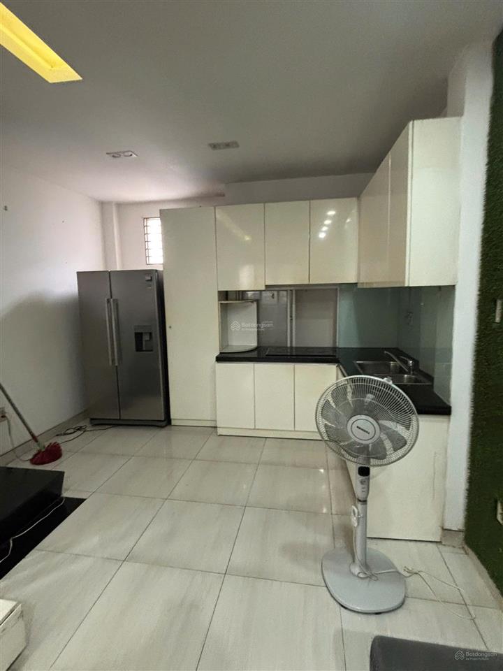 Chính chủ bán nhà cấp 4 dt 5x20 vuông vức  mặt tiền đường ngay đại học công nghiệp, chợ gò vấp