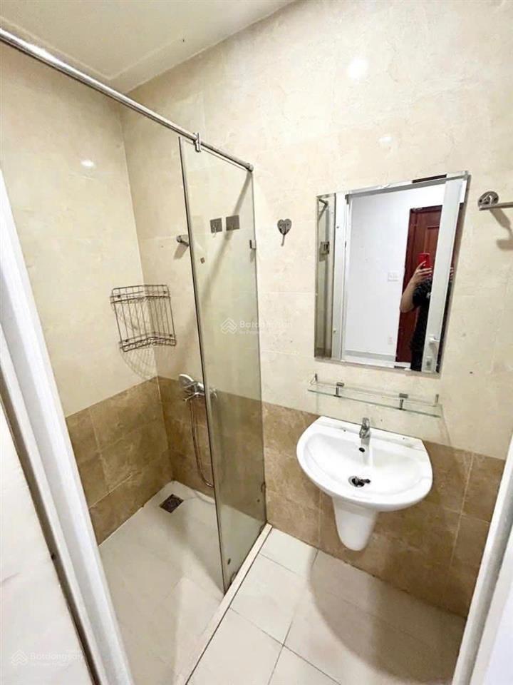 Chdv 4 tầng dt 80m2  đang cho thuê khoán 52tr/tháng  mặt tiền hồ văn huê, p9, phú nhuận
