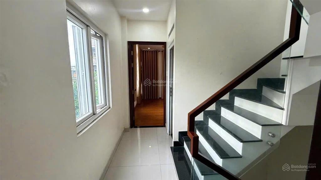 Nhà 5 tầng dt 4x17 đang cho thuê 25tr, căn góc mặt tiền đường số 1 rất sầm uất, 9 tỷ 8