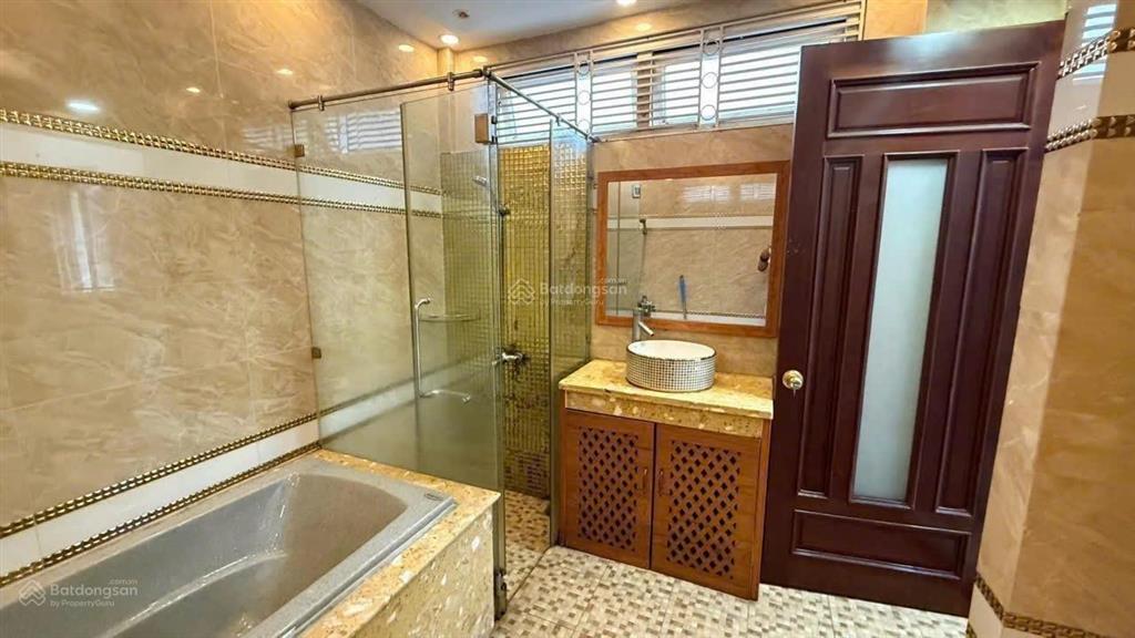 Nhà 5 tầng dt 4x17 đang cho thuê 25tr, căn góc mặt tiền đường số 1 rất sầm uất, 9 tỷ 8