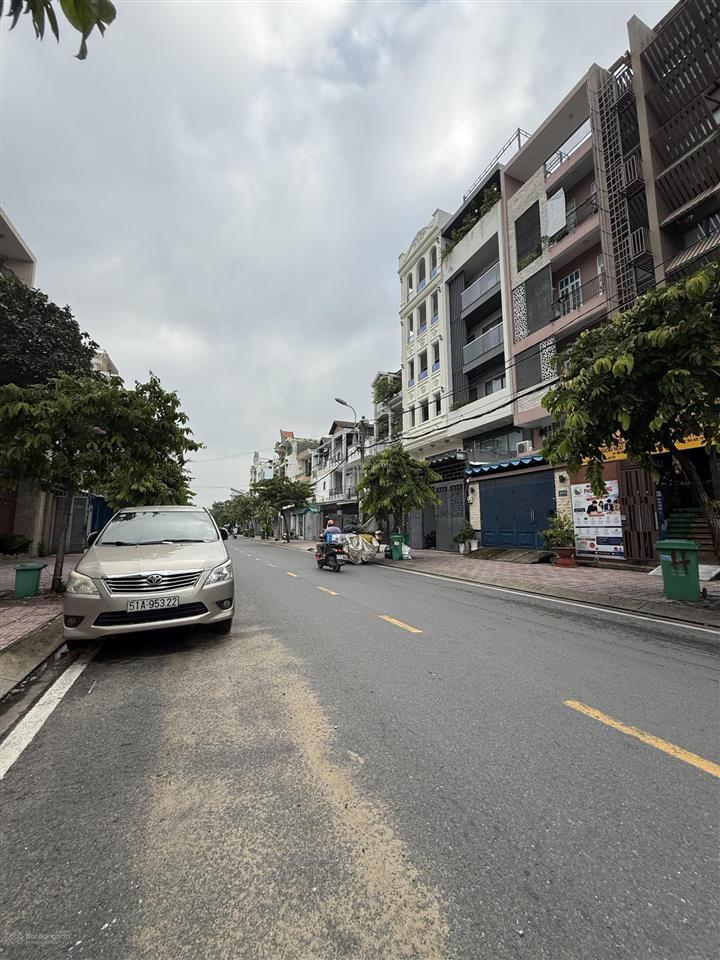 Mtkd ngay nguyễn oanh  nhà 3 tầng dt 6x18m chính chủ  10 tỷ