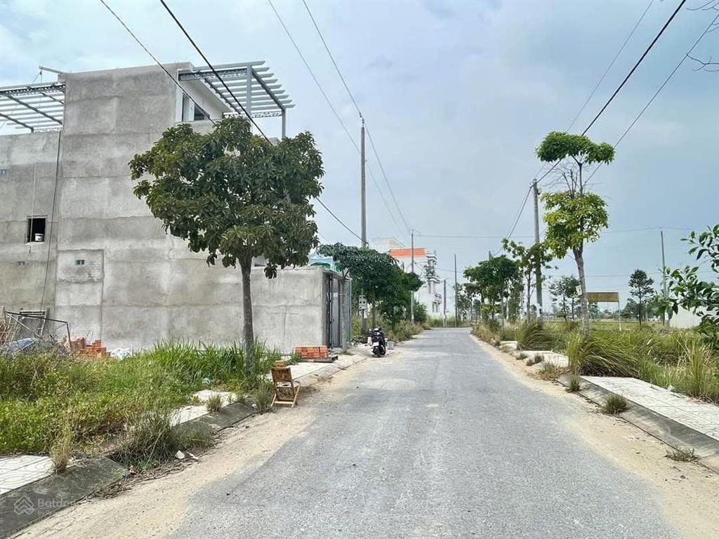 Bán đất tại đt 833b, long cang, cần đước, 9 triệu / m2, 252,3 m2