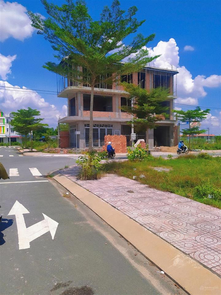 Bán đất tại đt 833b, long cang, cần đước, 9 triệu / m2, 252,3 m2