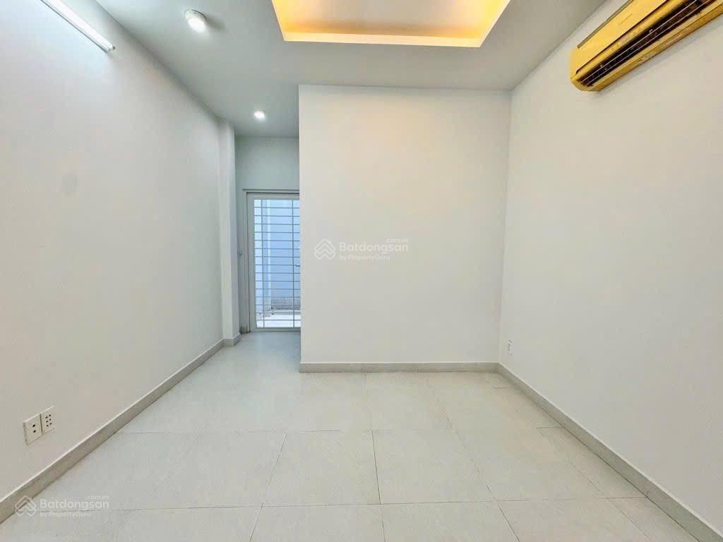Hẻm nhựa 10m xe hơi tránh ngủ ngày đêm  nhà đẹp tô hiến thành quận 10.