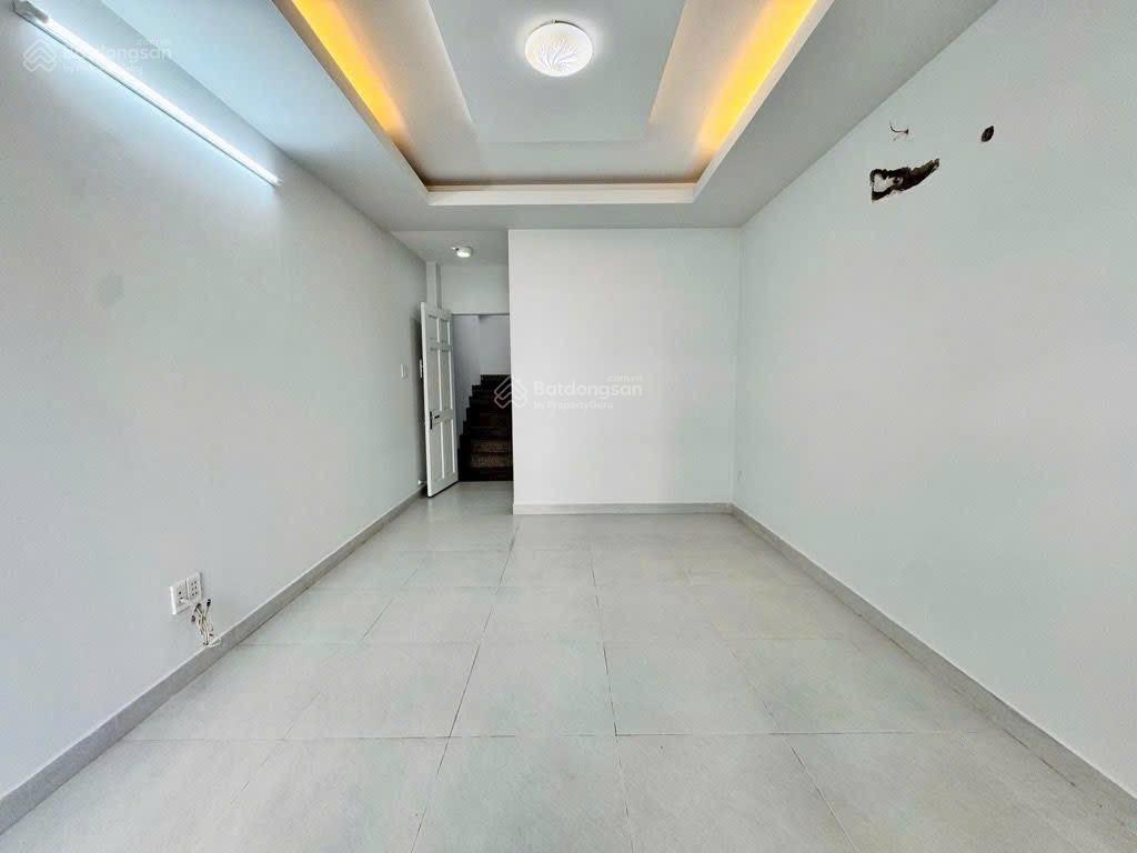 Hẻm nhựa 10m xe hơi tránh ngủ ngày đêm  nhà đẹp tô hiến thành quận 10.