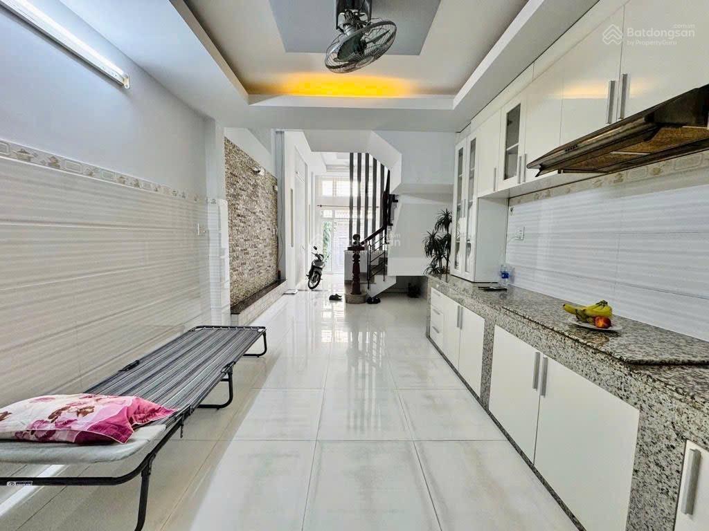 Hẻm nhựa 10m xe hơi tránh ngủ ngày đêm  nhà đẹp tô hiến thành quận 10.