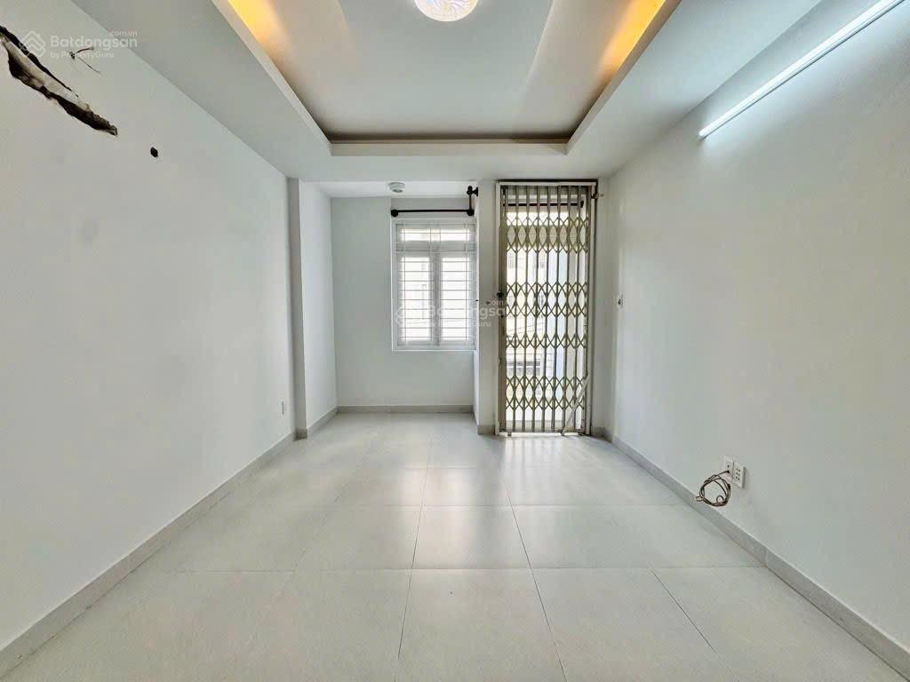 Hẻm nhựa 10m xe hơi tránh ngủ ngày đêm  nhà đẹp tô hiến thành quận 10.