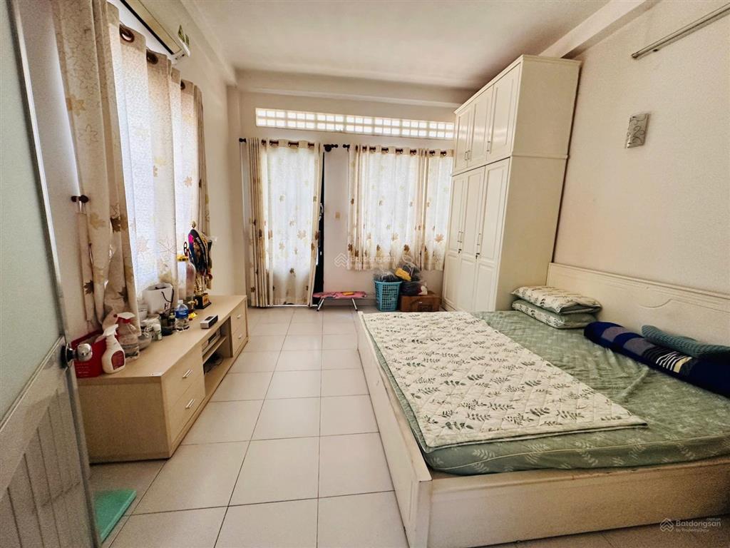 Góc 2mt hxh vĩnh viễn quận 10  4 tầng btct  ngang 4m  cách mt vĩnh viễn 30m