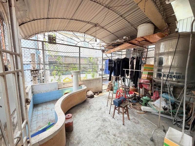 Hẻm xe tải lý thái tổ quận 10  (5.5m x 18m)  3 tầng btct  chỉ 8.5 tỷ tl