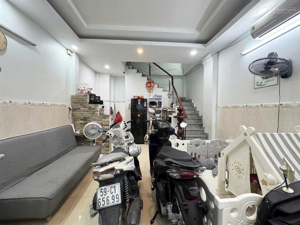 Bán nhà riêng tại bà hạt, 5,7 tỷ, 30m2, giá cực chất, view đẹp