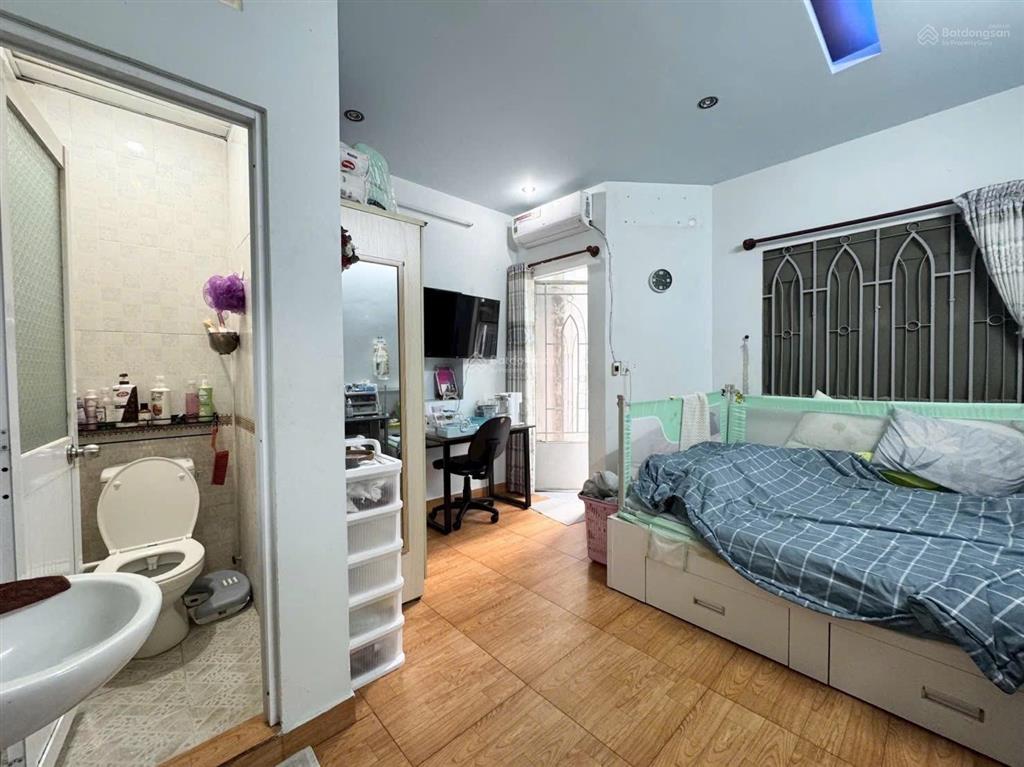 Bán nhà riêng tại bà hạt, 5,7 tỷ, 30m2, giá cực chất, view đẹp