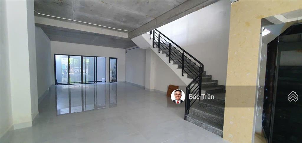 Chính chủ bán căn góc shophouse q2 fraser thảo điền, 5 tầng 1 sân thượng, 138m2