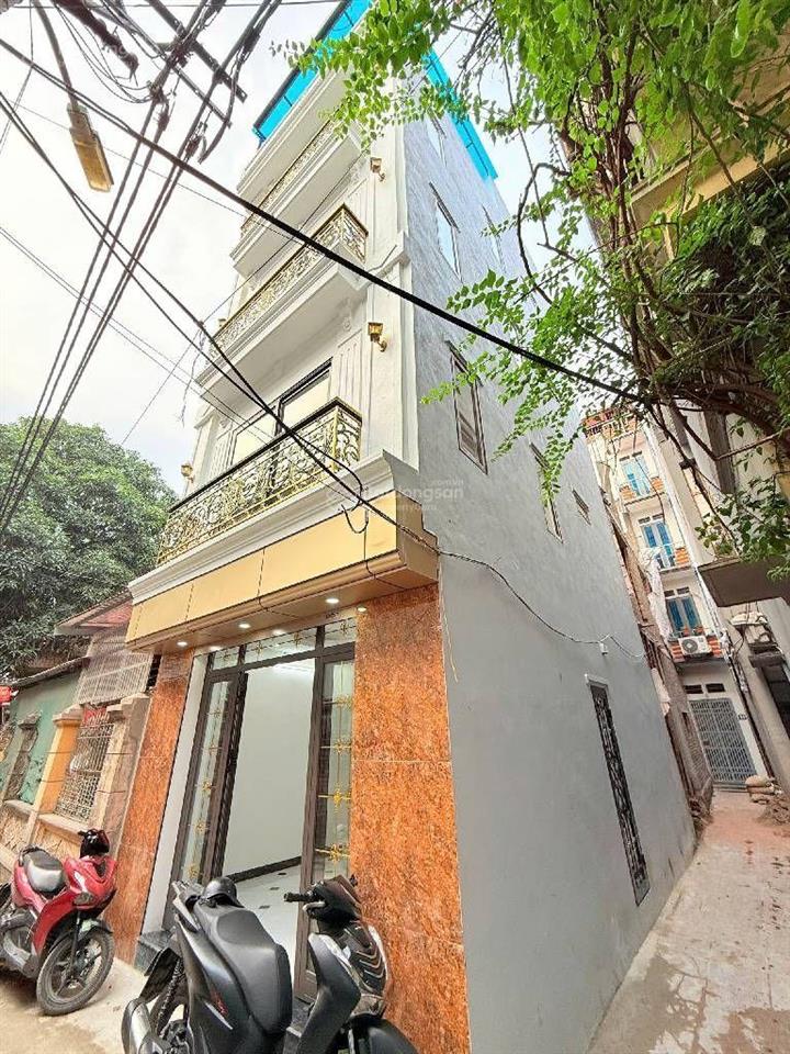 Chủ bán trực tiếp nhà này lĩnh nam 6,2 tỷ 35m,5 tầng,thang máy hiện đại cam kết hình ảnh thật, ôtô