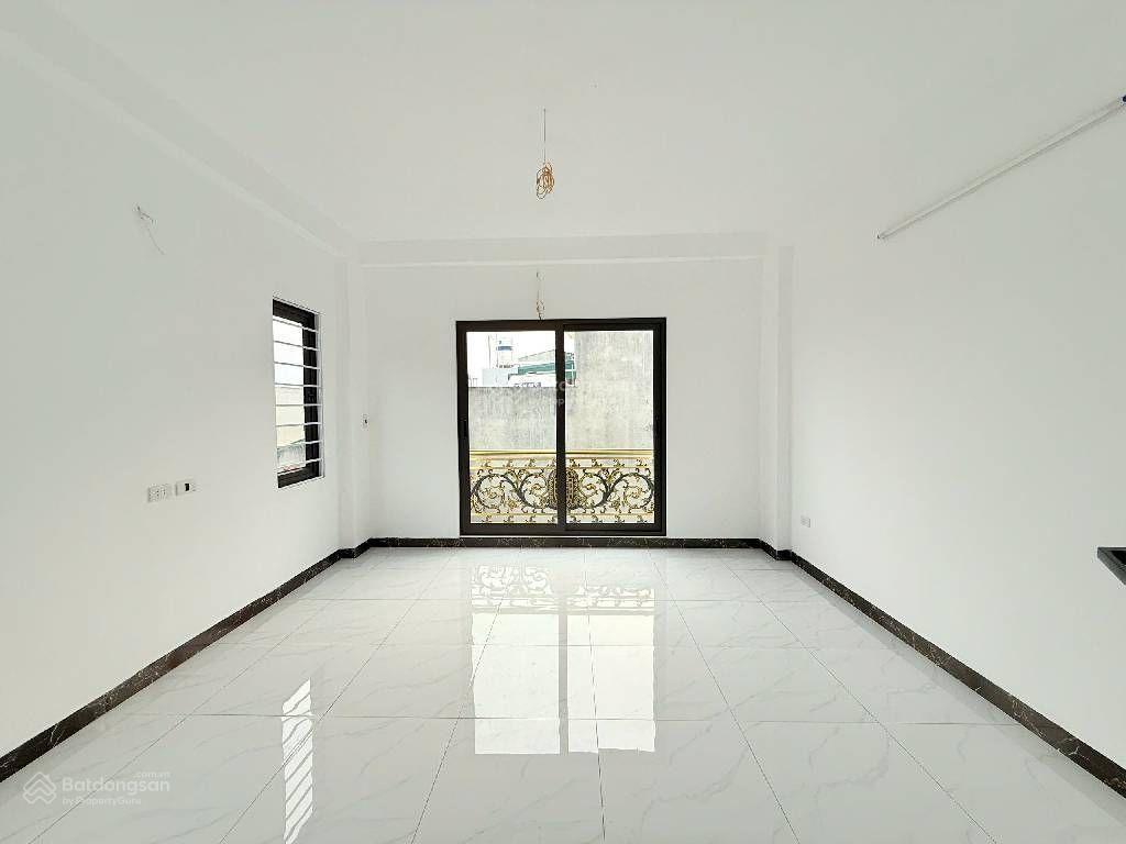 Chủ bán trực tiếp nhà này lĩnh nam 6,2 tỷ 35m,5 tầng,thang máy hiện đại cam kết hình ảnh thật, ôtô