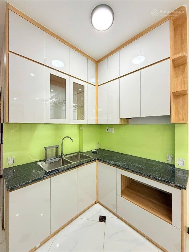 Chủ bán trực tiếp nhà này lĩnh nam 6,2 tỷ 35m,5 tầng,thang máy hiện đại cam kết hình ảnh thật, ôtô