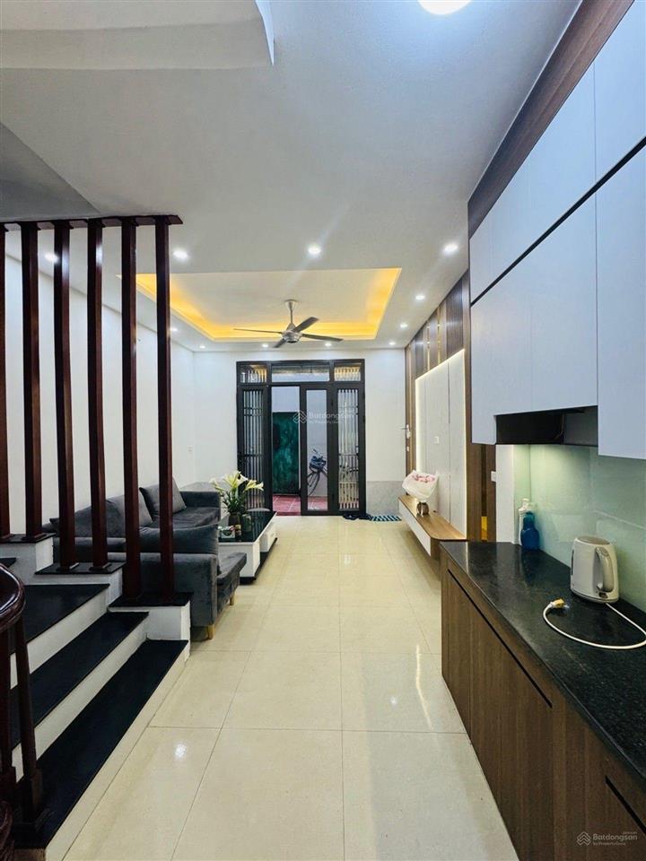 Mua nhà này phố nam dư tiết kiệm 3 tỷ ,5 tầng, 40m,3pn,ful nội thất, sổ đỏ chính chủ ko quy hoạch,