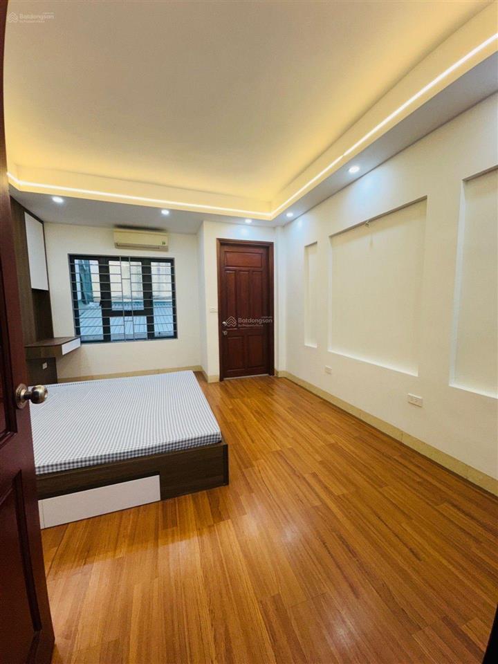 Mua nhà này phố nam dư tiết kiệm 3 tỷ ,5 tầng, 40m,3pn,ful nội thất, sổ đỏ chính chủ ko quy hoạch,
