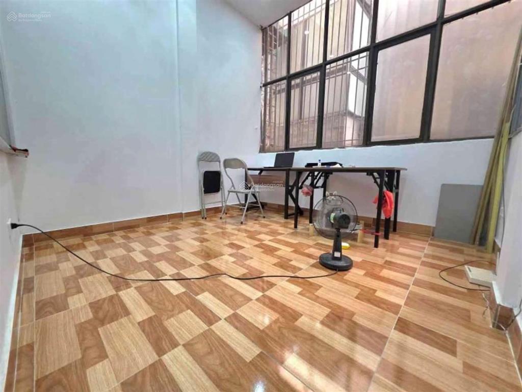 Hai bà trưng 4.95 tỷ có nhà lô góc thoáng sáng gần phố, 5 phút ra vincom bà triệu + nhà lô
