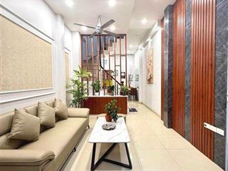 Thanh lân nhà xây mới  chủ tặng full nội thất  ngõ thoáng, đẹp  38m  5 tầng  giá 6.8 tỷ