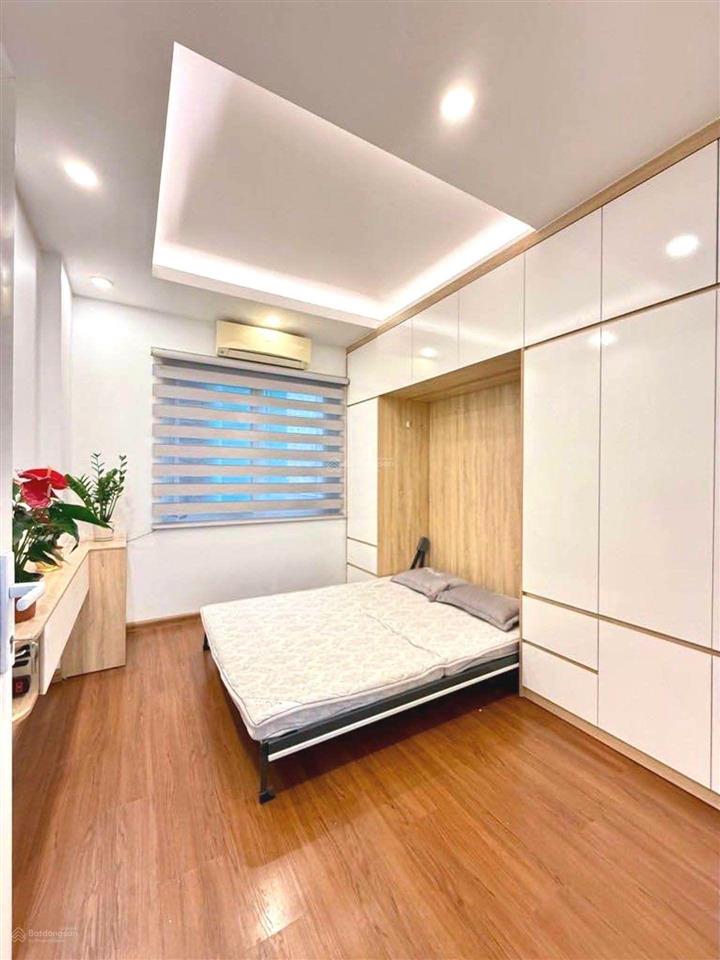 Thanh lân nhà xây mới  chủ tặng full nội thất  ngõ thoáng, đẹp  38m  5 tầng  giá 6.8 tỷ