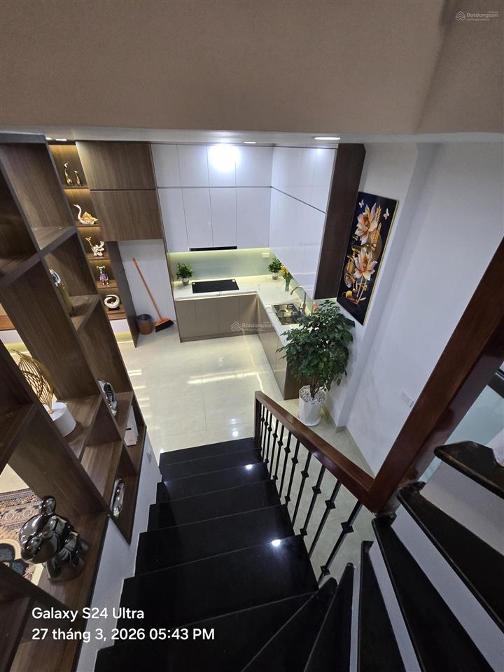 Bán nhà nam dư,lĩnh nam sổ đỏ riêng 60m cả sân 5 tầng ,7,6tỷ ,, như hình ,ko qh,ko lỗi lầm ,2 ôtô