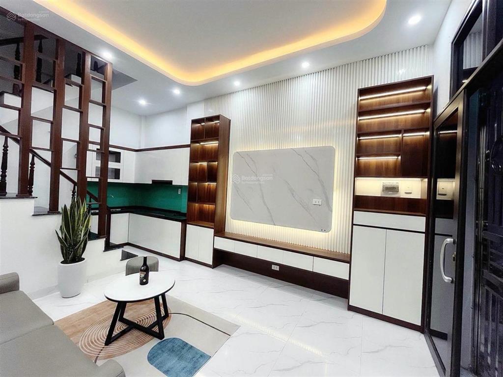 Gần trường đh kinh doanh công nghệ hn 36m2  5 tầng  full nội thất  chỉ 6.4 tỷ