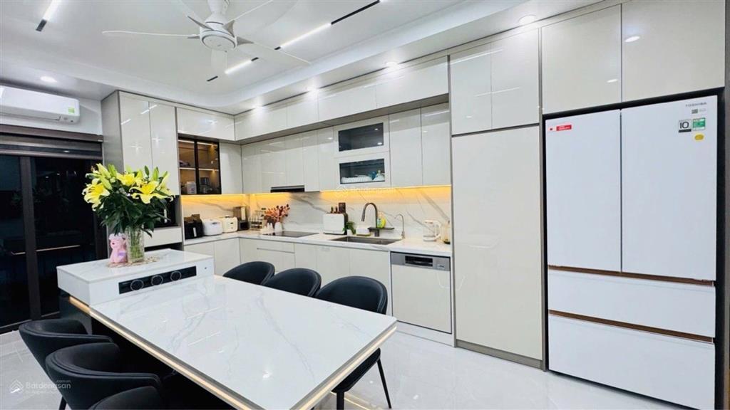 Vĩnh hưng vài bước chân ra mặt phố 6,5 tỷ chủ vừa báo giảm tiếp 1 tỷ ạ lô góc s35m,sổ đỏ vuông đẹ