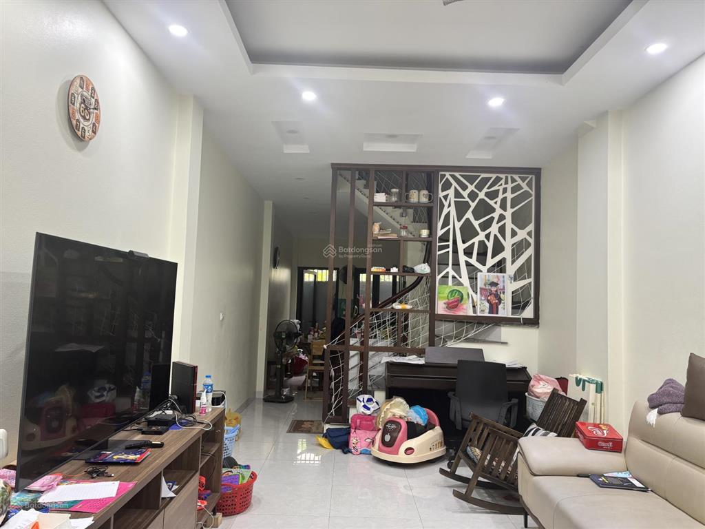Cho thuê nr 4pn, 3wc tại ngõ 186, ngọc thụy, 55m2, 14 triệu vnd, hot!