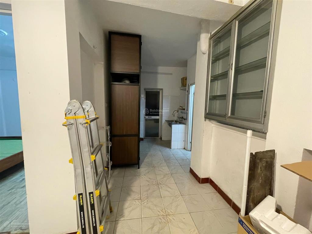 Nhà tập thể tầng 5 ngõ 45 chùa bộc! 2pn 1wc thoáng mát! giá 8,5tr/tháng! hot!