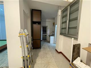 Nhà tập thể tầng 5 ngõ 45 chùa bộc! 2pn 1wc thoáng mát! giá 8,5tr/tháng! hot!