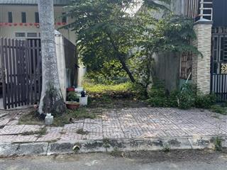 Siêu ngộp , cần tiền bán lô dất dt830 vào 50m đối diện cổng sau kcn tân đức,đường 9m,chỉ 975 triệu