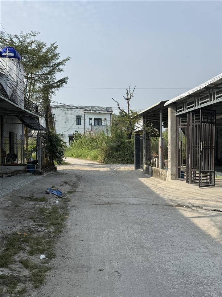 Chủ ngộp bớt thêm 100 triệu còn 945 triệu, đất tt đức hòa , đường ô tô tới đất,thổ cư sổ hồng riêng