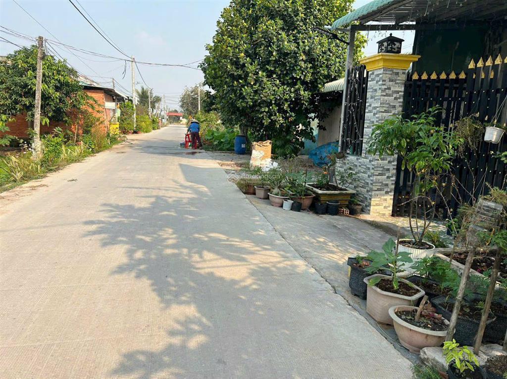 Chủ ngộp bán gấp nền này 5x29 thổ cư,sổ hồng riêng, hòa khánh ,đức hòa,dân đông 400 triệu,sổ riêng