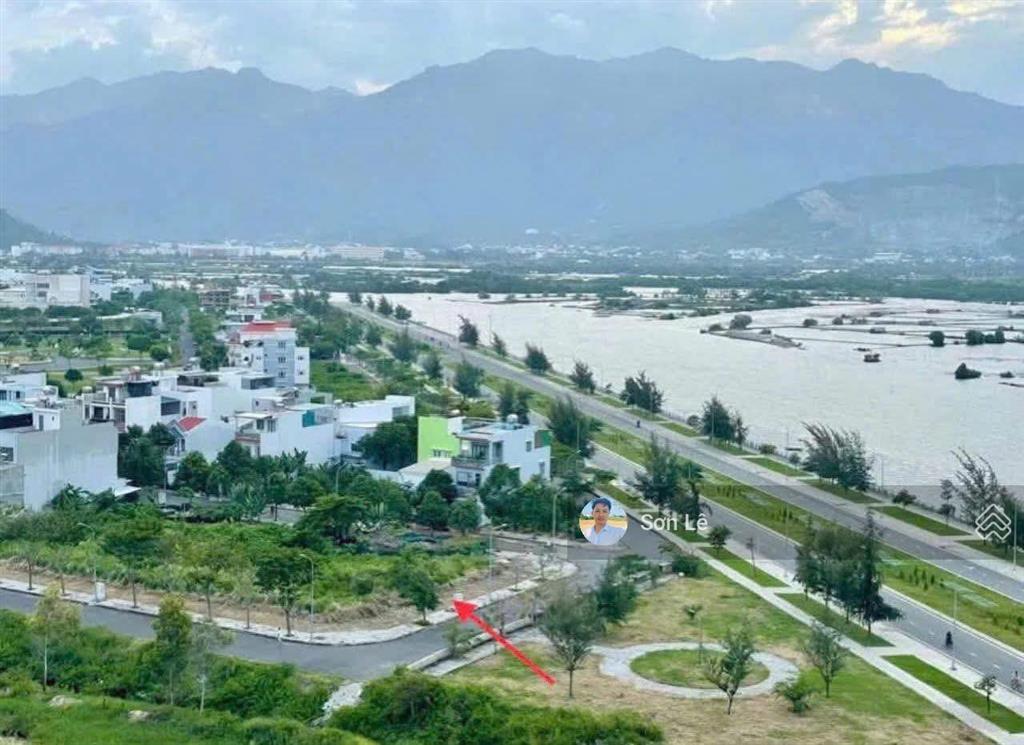 Chính chủ cần bán nhanh lô a3 hoàng long 105m2 ngang 5m giá 50 tr/m2