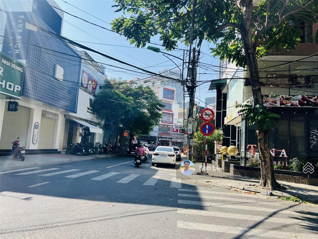 Bán nhà 2 tầng đường huỳnh thúc kháng, gần chợ xóm mới, gần tô hiến thành, khu vực du lịch sầm uất