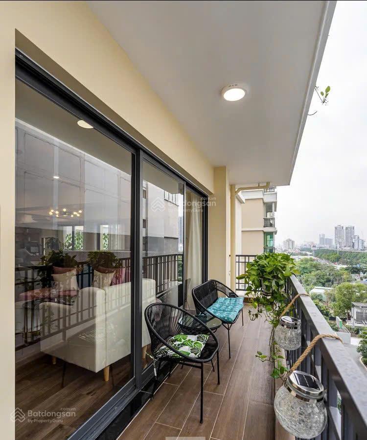 Cho thuê cantavil an phú q.2, 150m2, 3pn, 3 ban công, giá 26tr, view landmark 81, gần tttm và metro