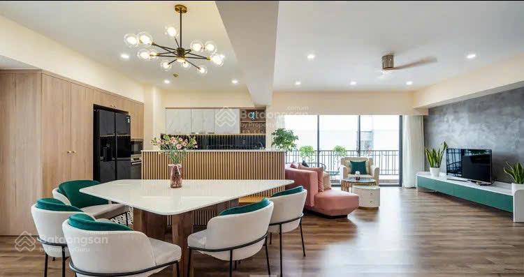 Cho thuê cantavil an phú q.2, 150m2, 3pn, 3 ban công, giá 26tr, view landmark 81, gần tttm và metro