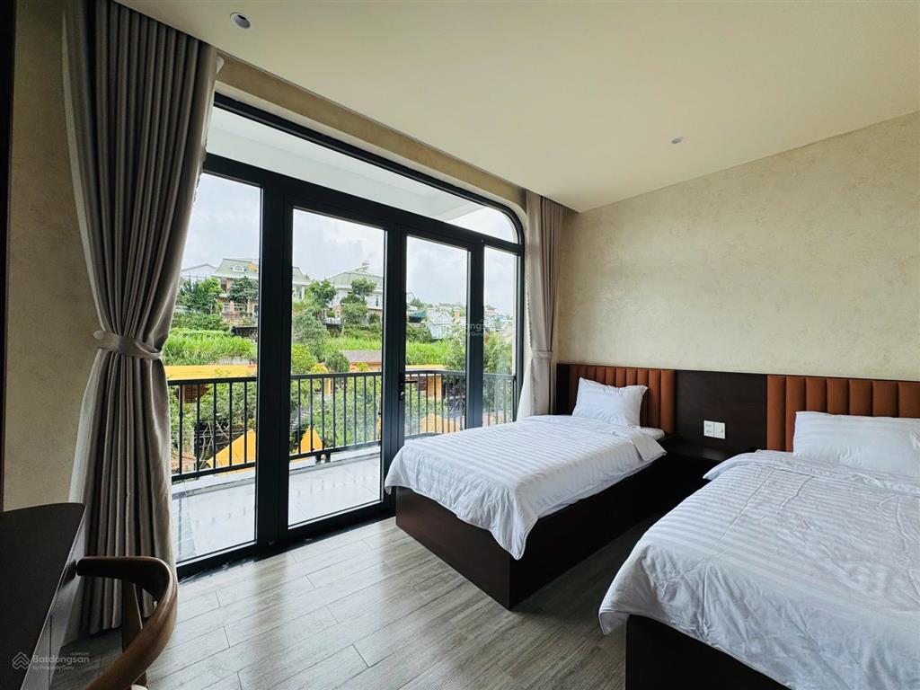 Bán nhanh khách sạn 2 mặt tiền đường an bình phường xuân hương, sẵn khách thuê 100tr/tháng
