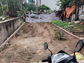 Đường 3,5m ô tô vào đất, diện tích 50m2* mt 4m. gía nhỉnh 4 tỉ. vuông đẹp, đầu tư sinh lời