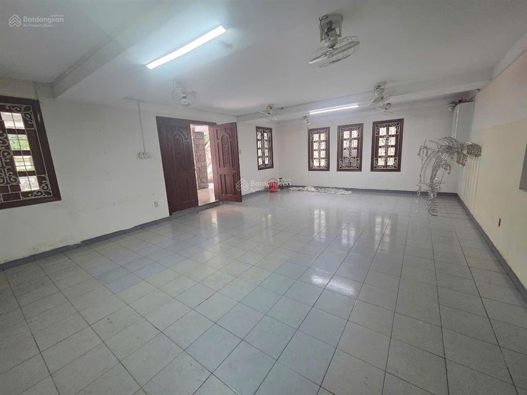 Cho thuê villa góc 2 mặt tiền thảo điền, vị trí siêu đẹp