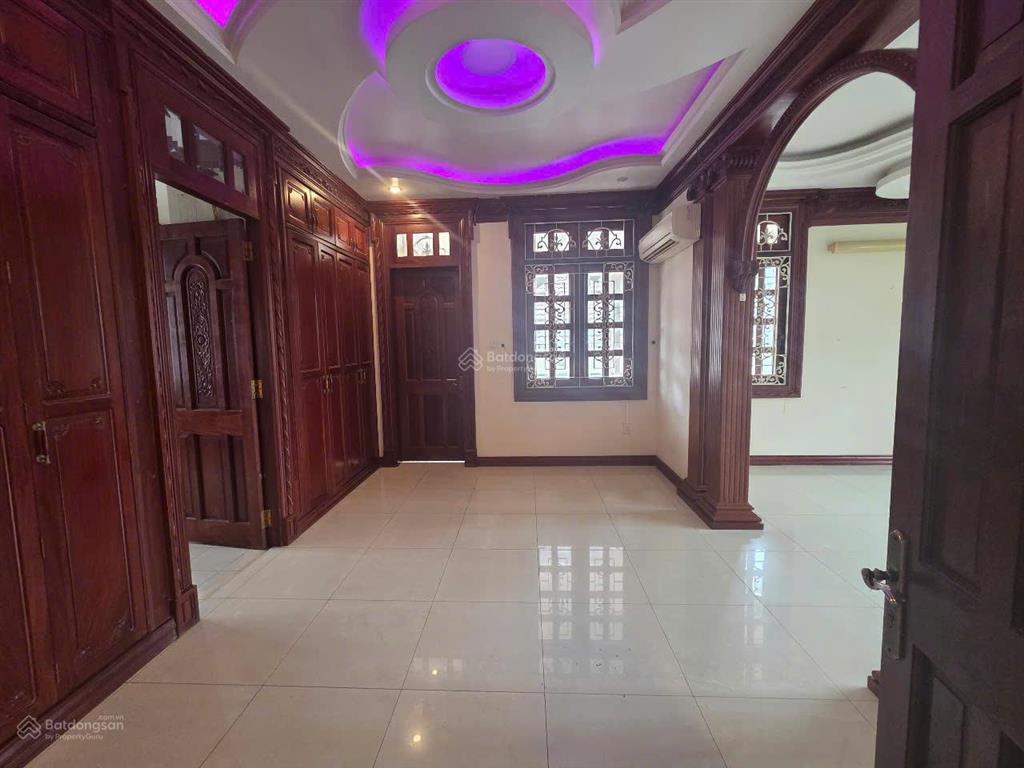 Cho thuê villa góc 2 mặt tiền thảo điền, vị trí siêu đẹp
