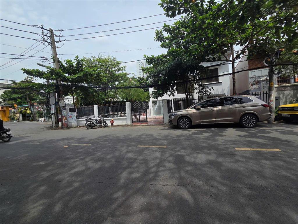 Cho thuê vila góc 2 mặt tiền thảo điền quận 2