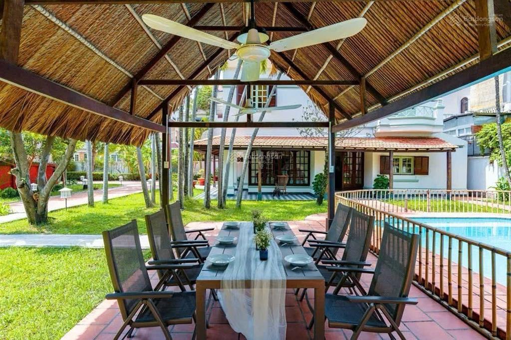 Cho thuê biệt thự sân vườn xuân thủy, thảo điền