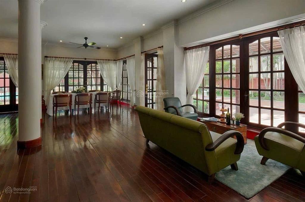 Cho thuê biệt thự sân vườn xuân thủy, thảo điền